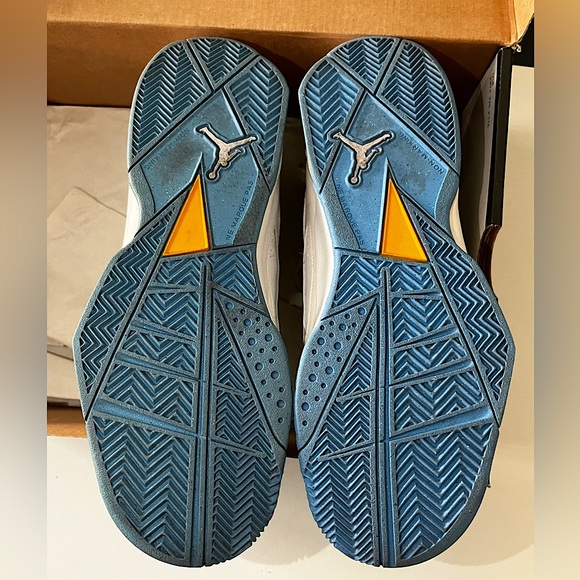 Jordan True Flight (GS) Sneakers white blue 6Y - Picture 10 of 11